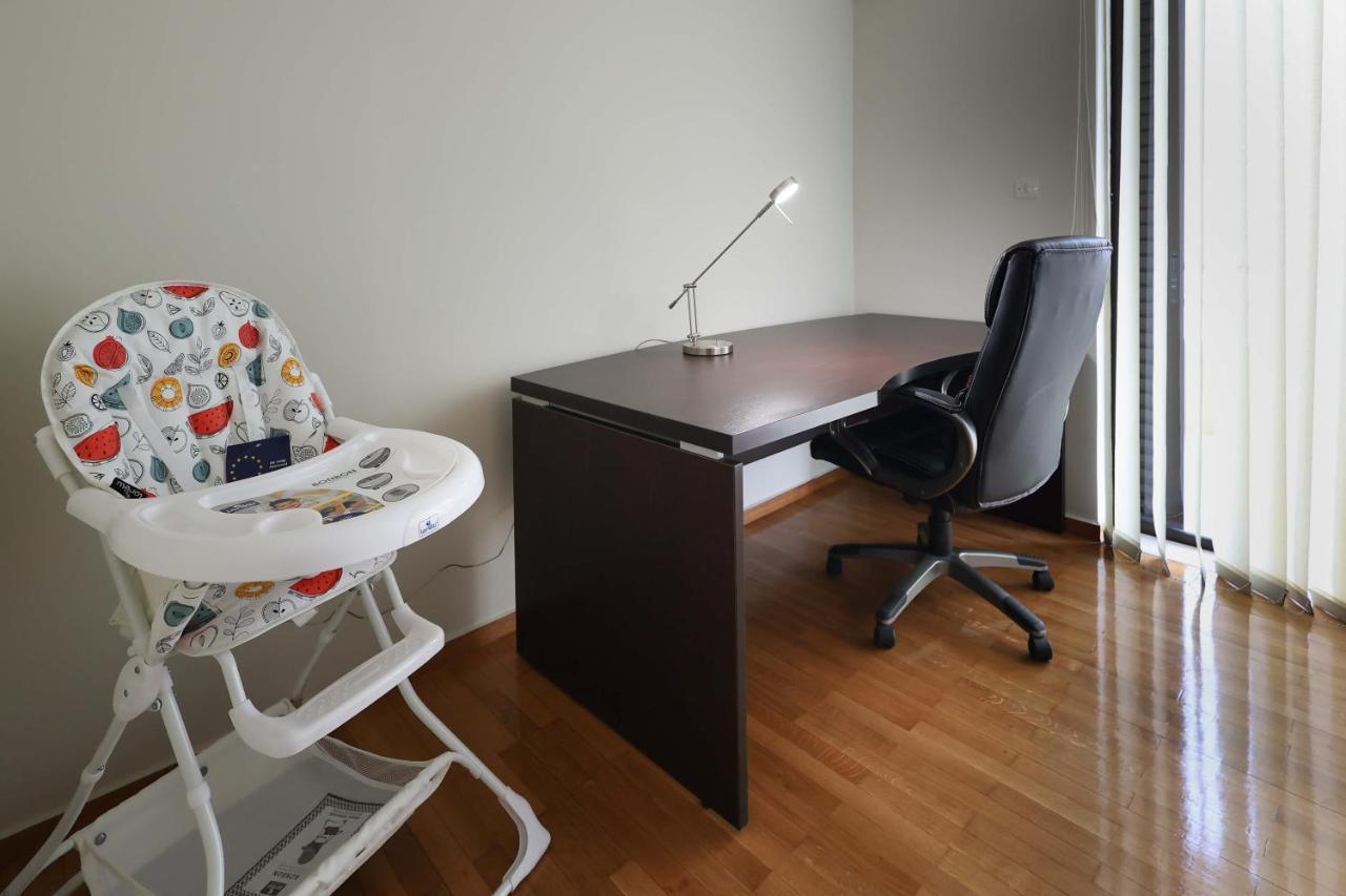 Spacious View Of Square Apartment Kalamata