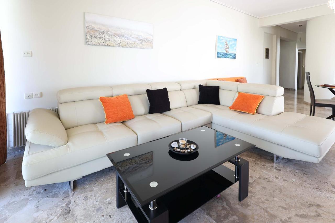 Spacious View Of Square * Kalamata