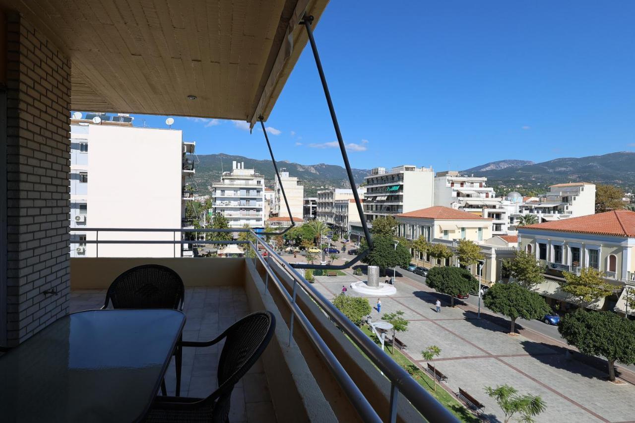 Spacious View Of Square *