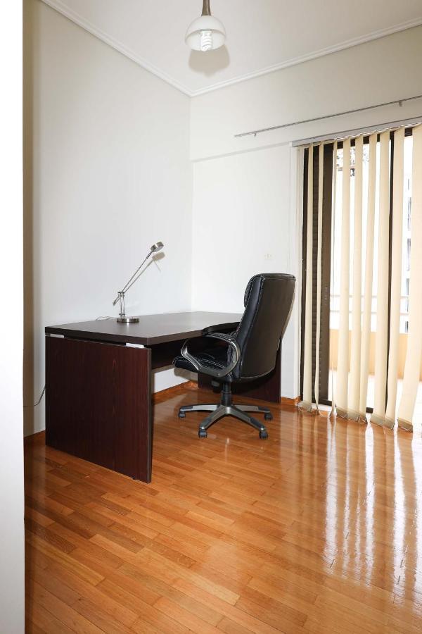 Apartment Spacious View Of Square *